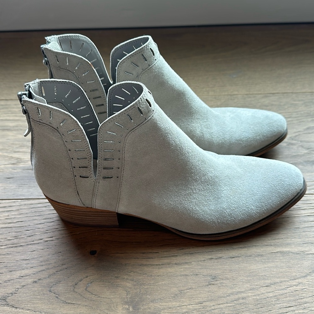 Caslon Carlos gray suede booties